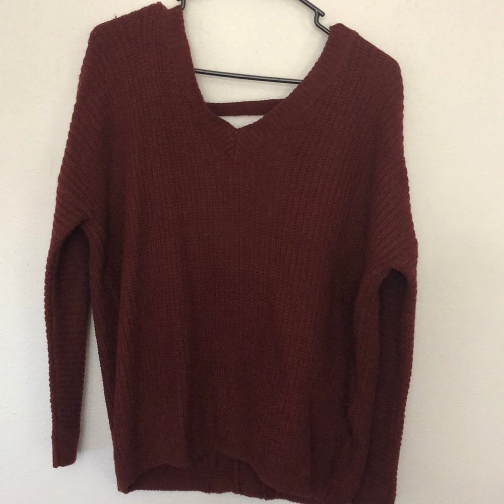 Cut-out back V-neck sweater